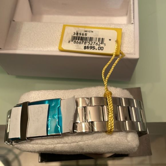 Invicta watch NWT invincible in detail $695 in the box with the warranty - Picture 8 of 10